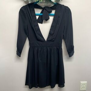NWOT Tobi Open Back Tie Neck Plunging V-Neck 3/4 Sleeve Black Mini Dress S